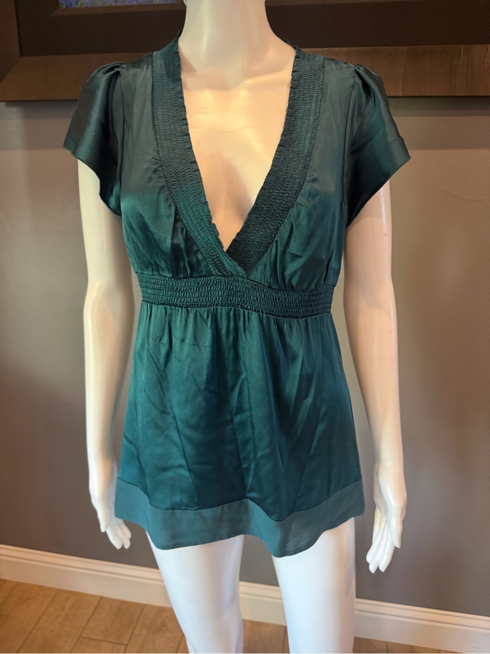 BCBGMAXAZRIA Silk Blend Blouse XS Teal Emerald Green Short Sleeve Top